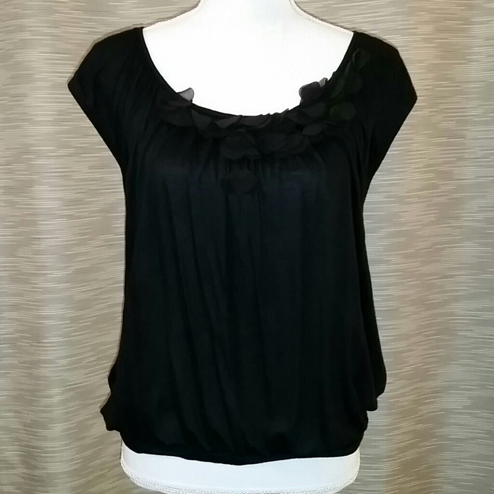 H&M sleeveless black shirt. Size S.